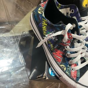 Batman, converse size 5 in men’s 7 in women used one time for 30 minutes